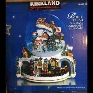 Vintage Christmas Musical Snow Globe Decoration